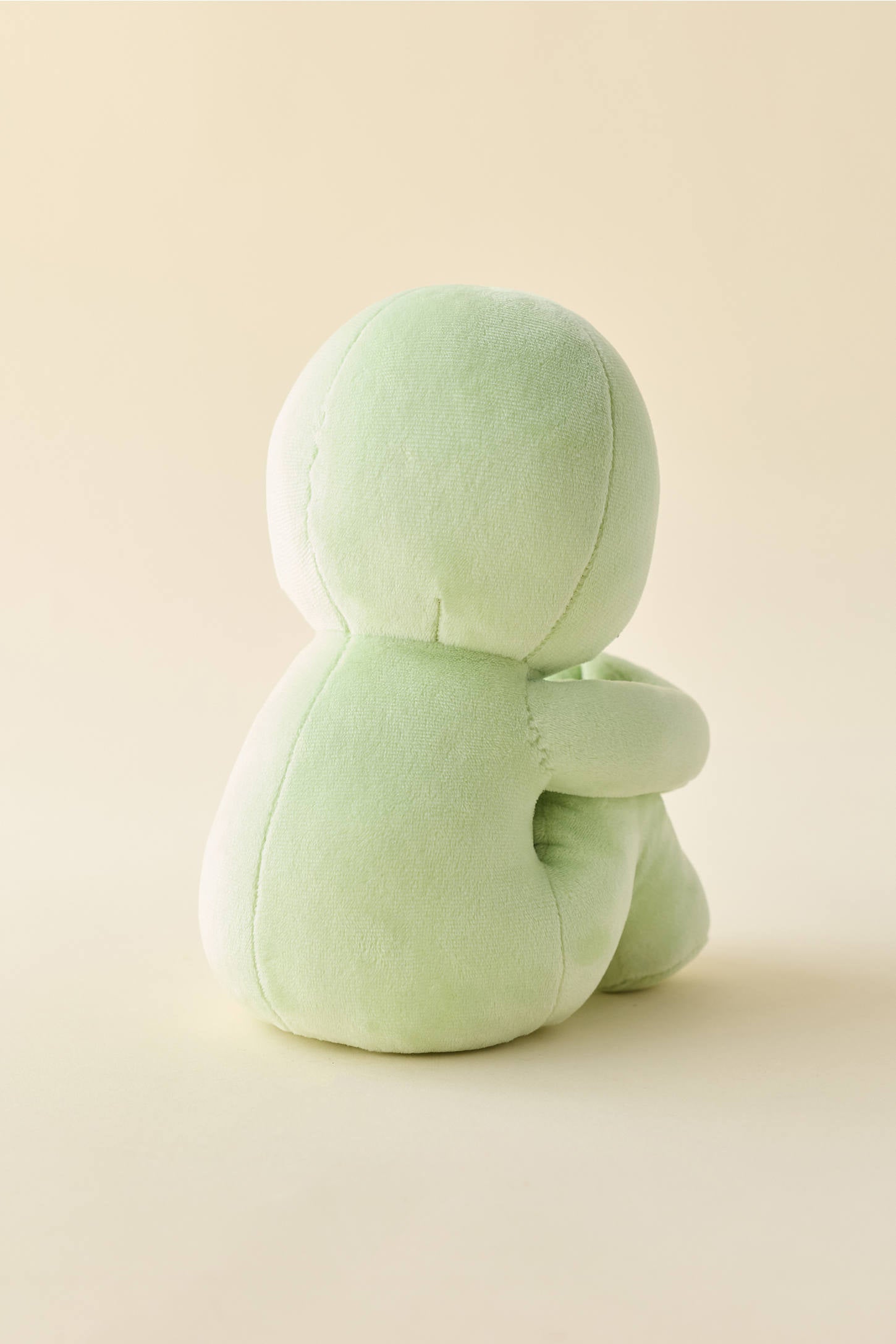 SMISKI Plush - Hugging Knees