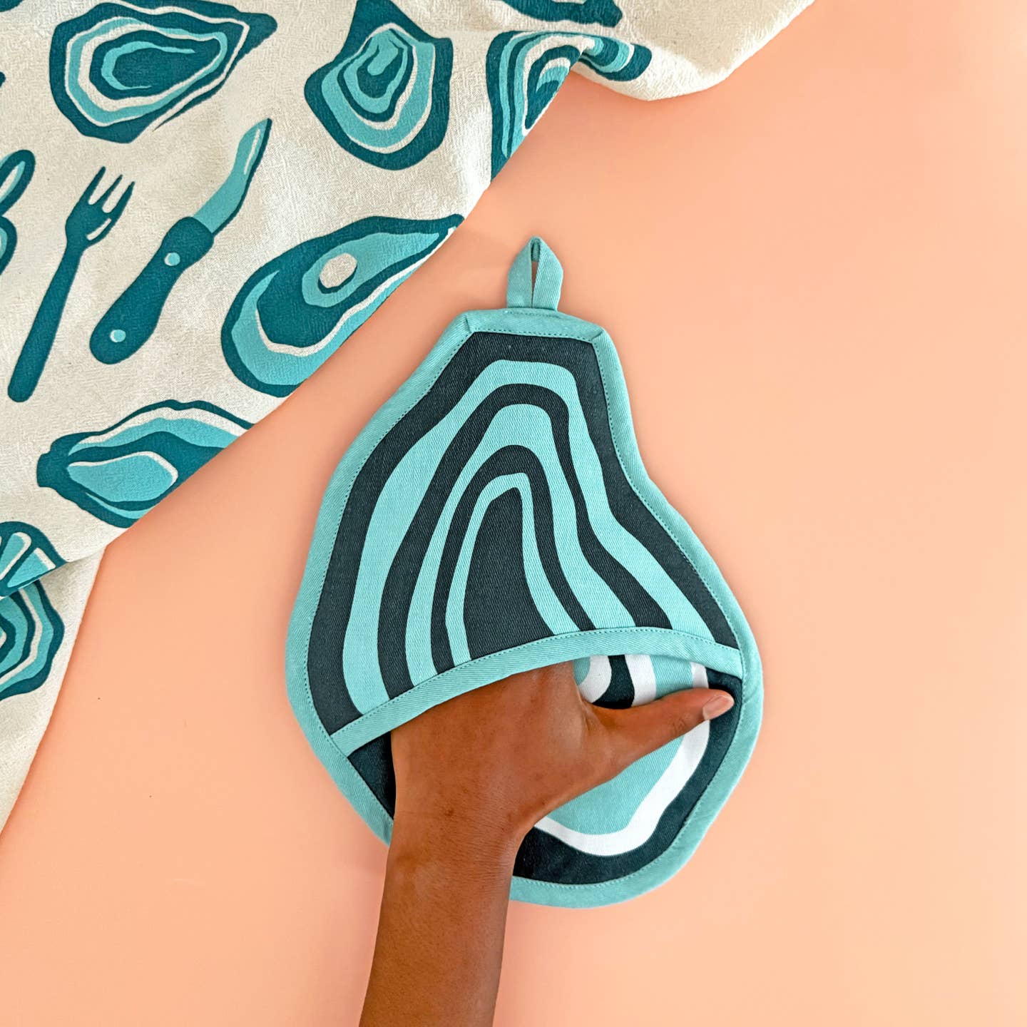 Oyster Pot Holder w/ Pocket