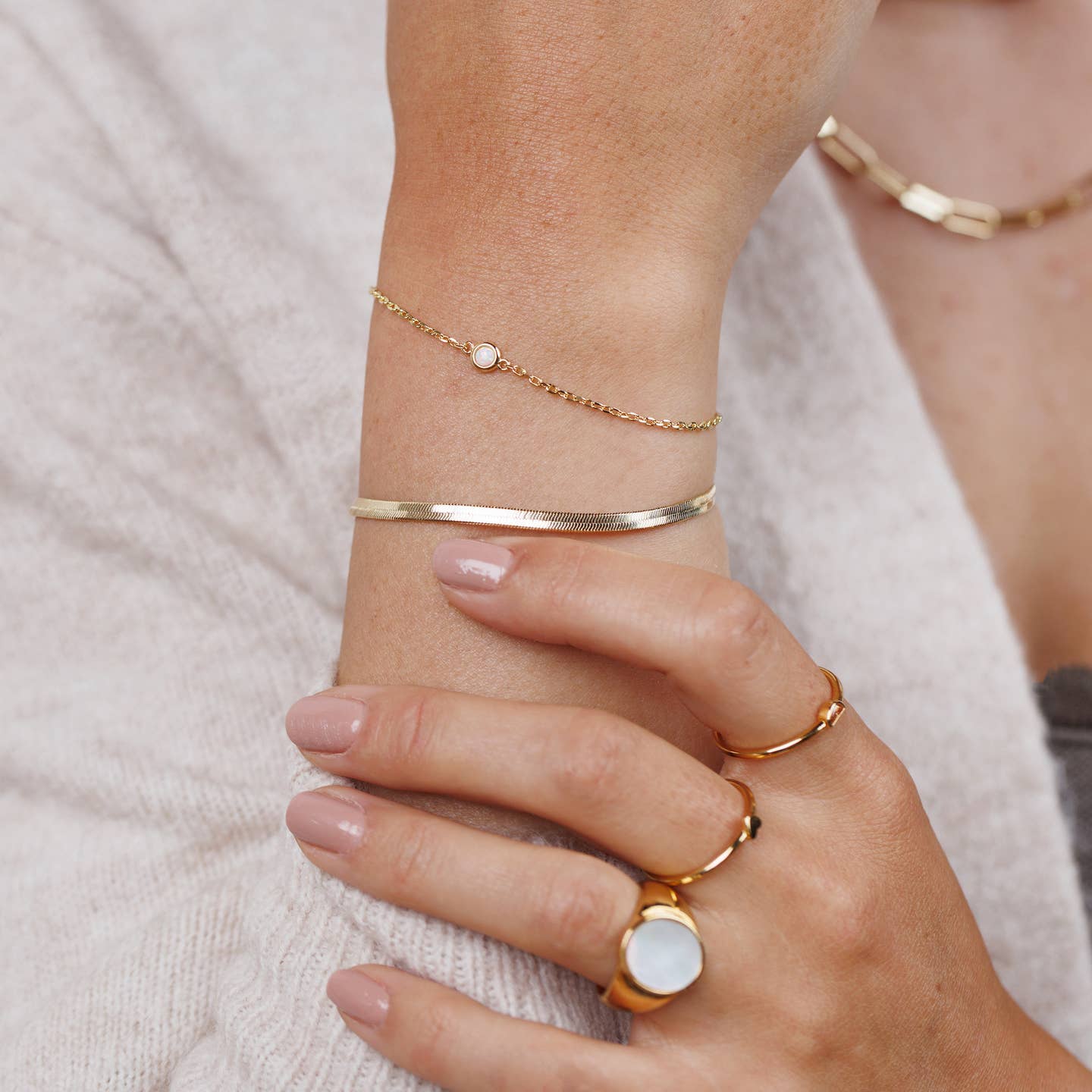 Solitaire White Opal Bracelet