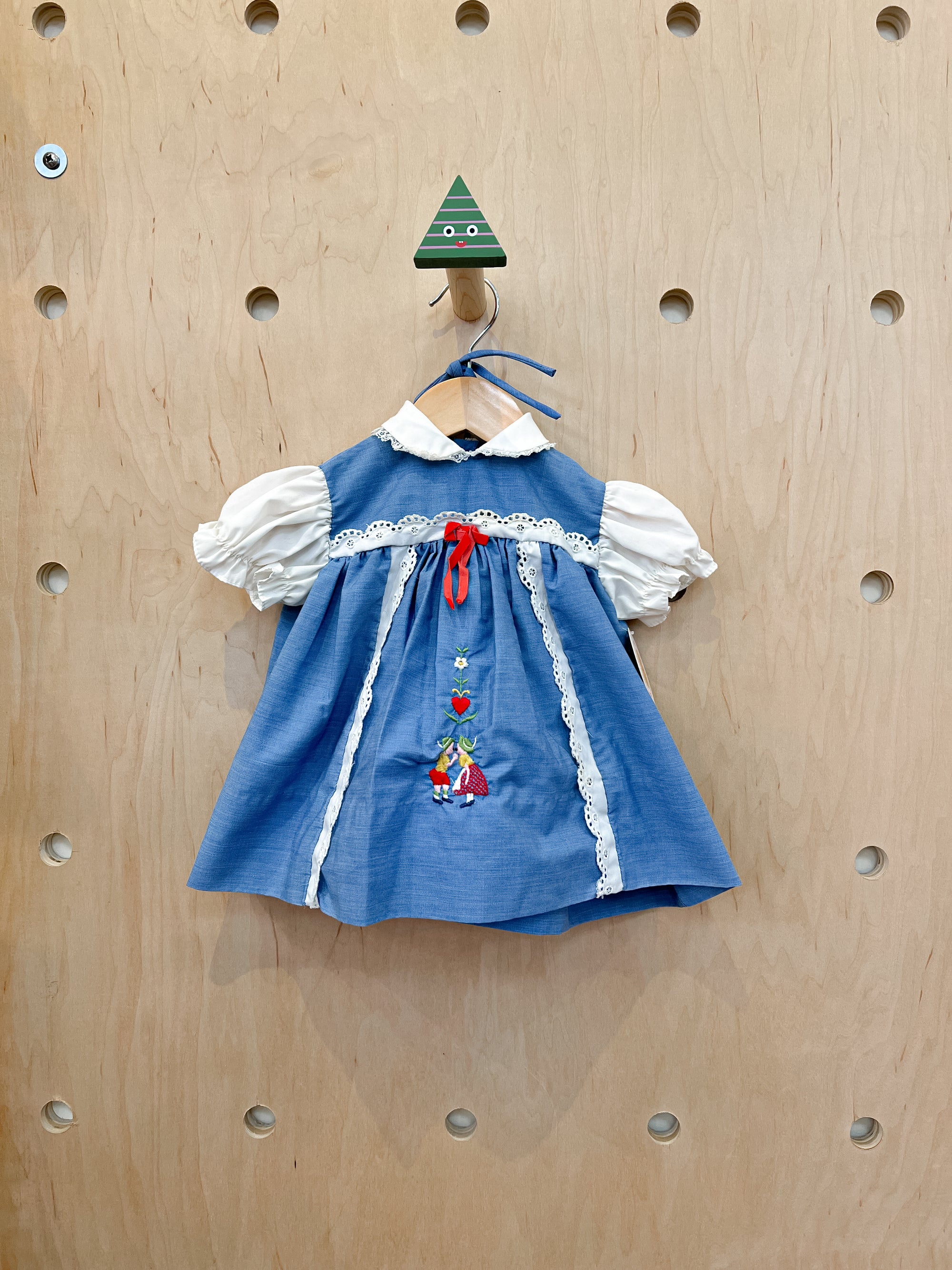 (pre-worn) vintage dutch embroidered dress & bonnet 12M
