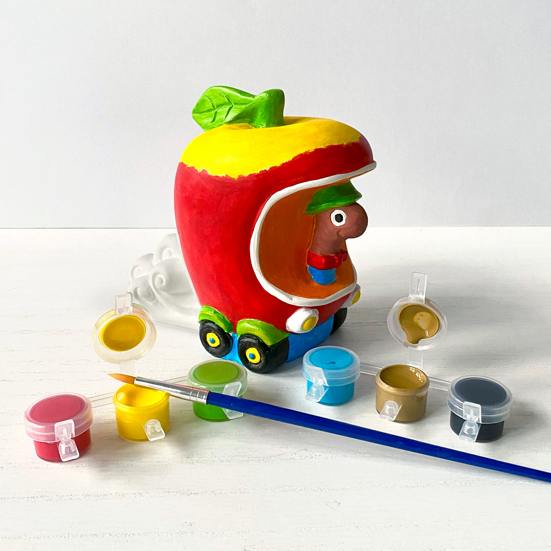 Paint an Apple Car Racer: Lowly Worm
