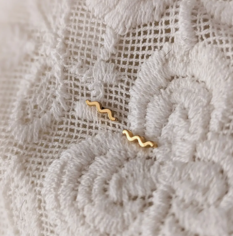 Beach Waves - stud earring  Gold plated