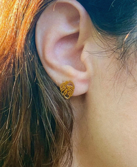 Silver Hollow Leaf Stud