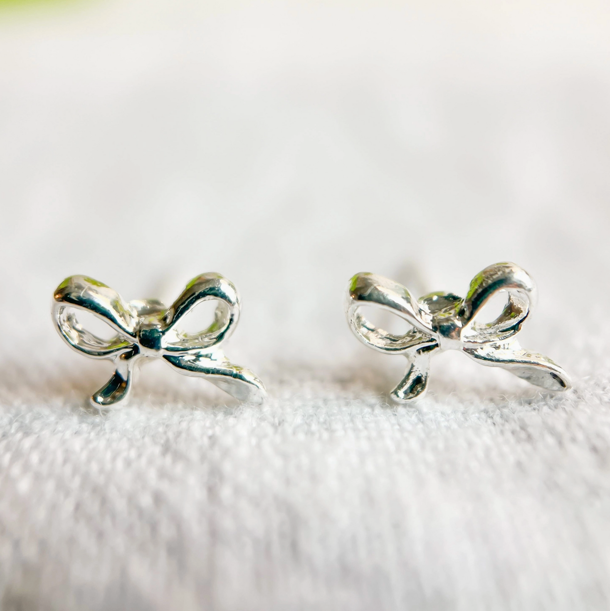 Mini Silver Bow Stud