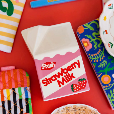 Strawberry Vase Milk