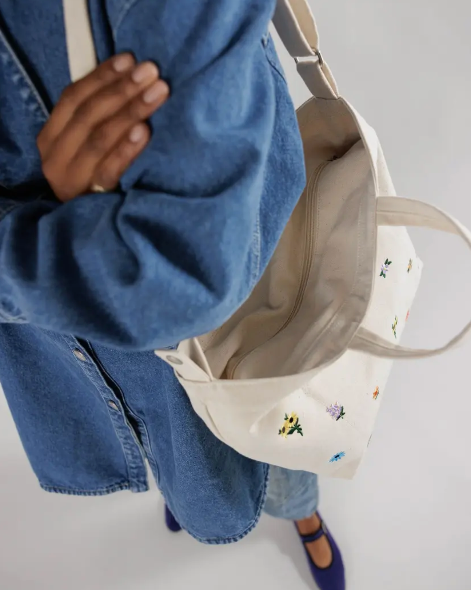 Horizontal Zip Duck Bag - Embroidered Ditsy Floral - Stay Forever