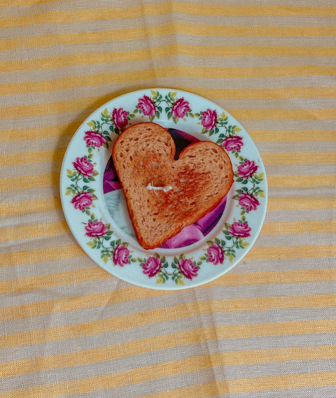 Con Pan Y Amor - Heart-Shaped Toast