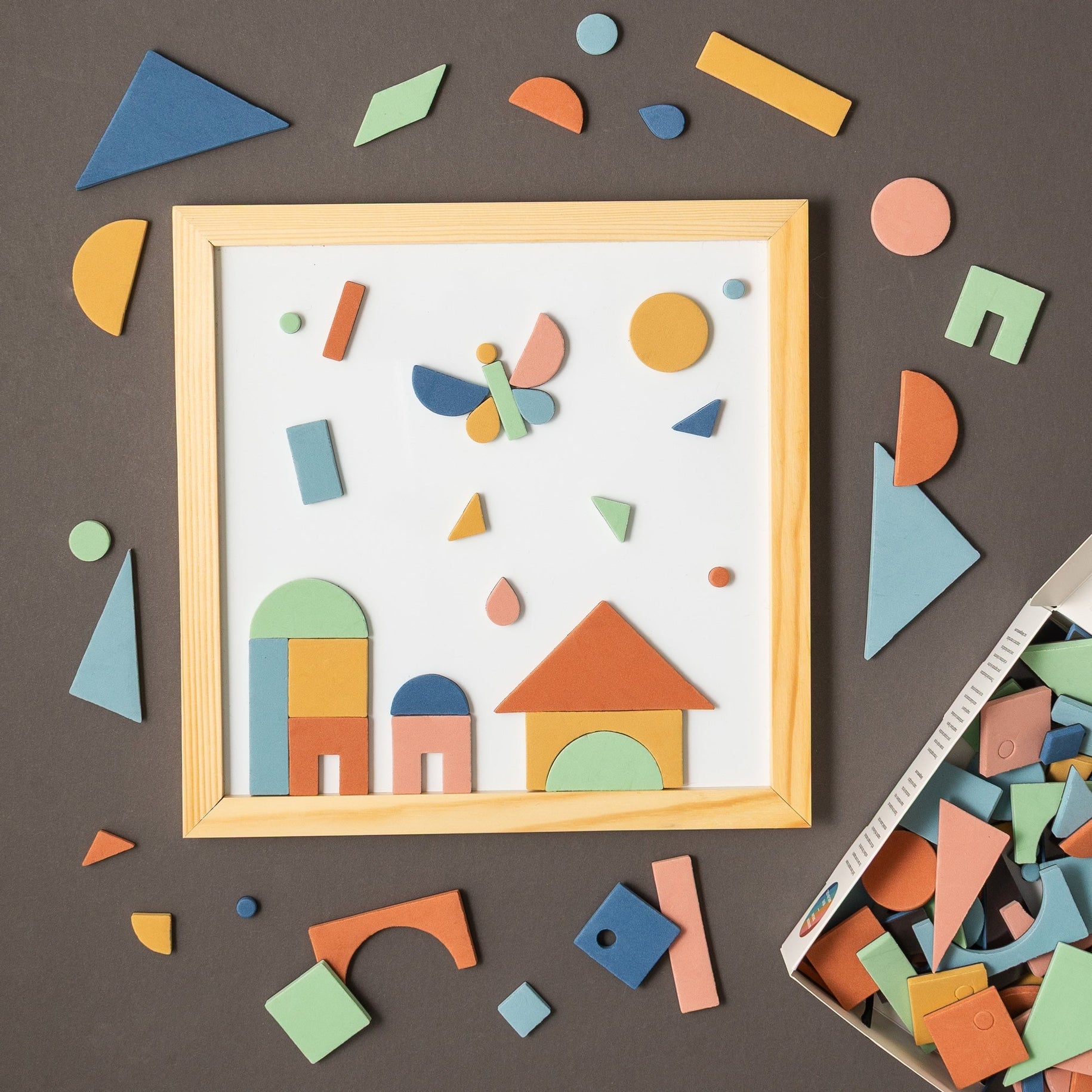 198pc Magnetic Shapes in Rainbow Dream