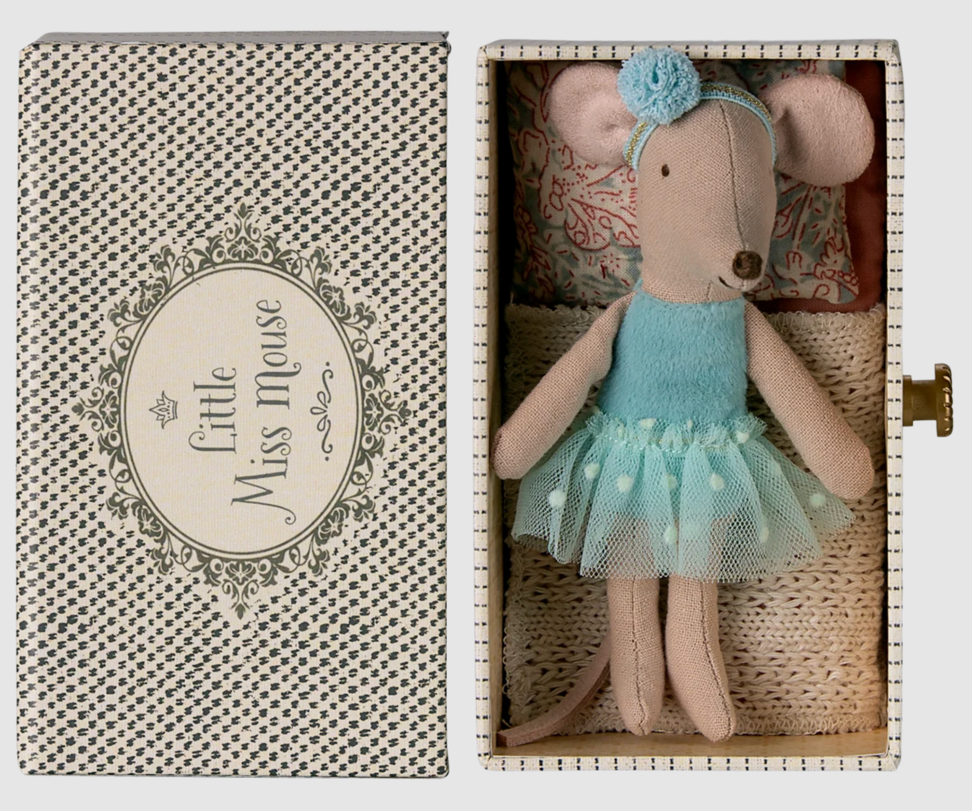 Dance mouse in daybed, Little sister