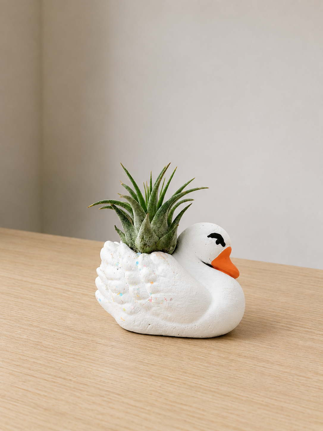 White Swan Mini Planter with Air Plant