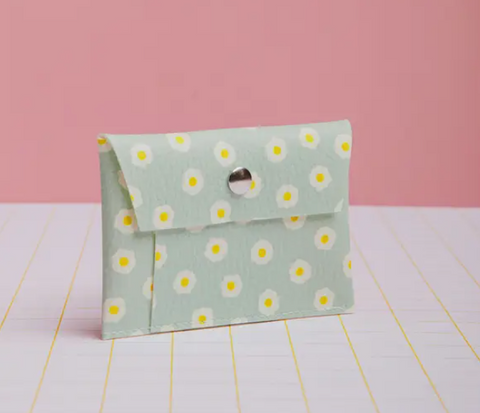 Huevos Mint Card Holder