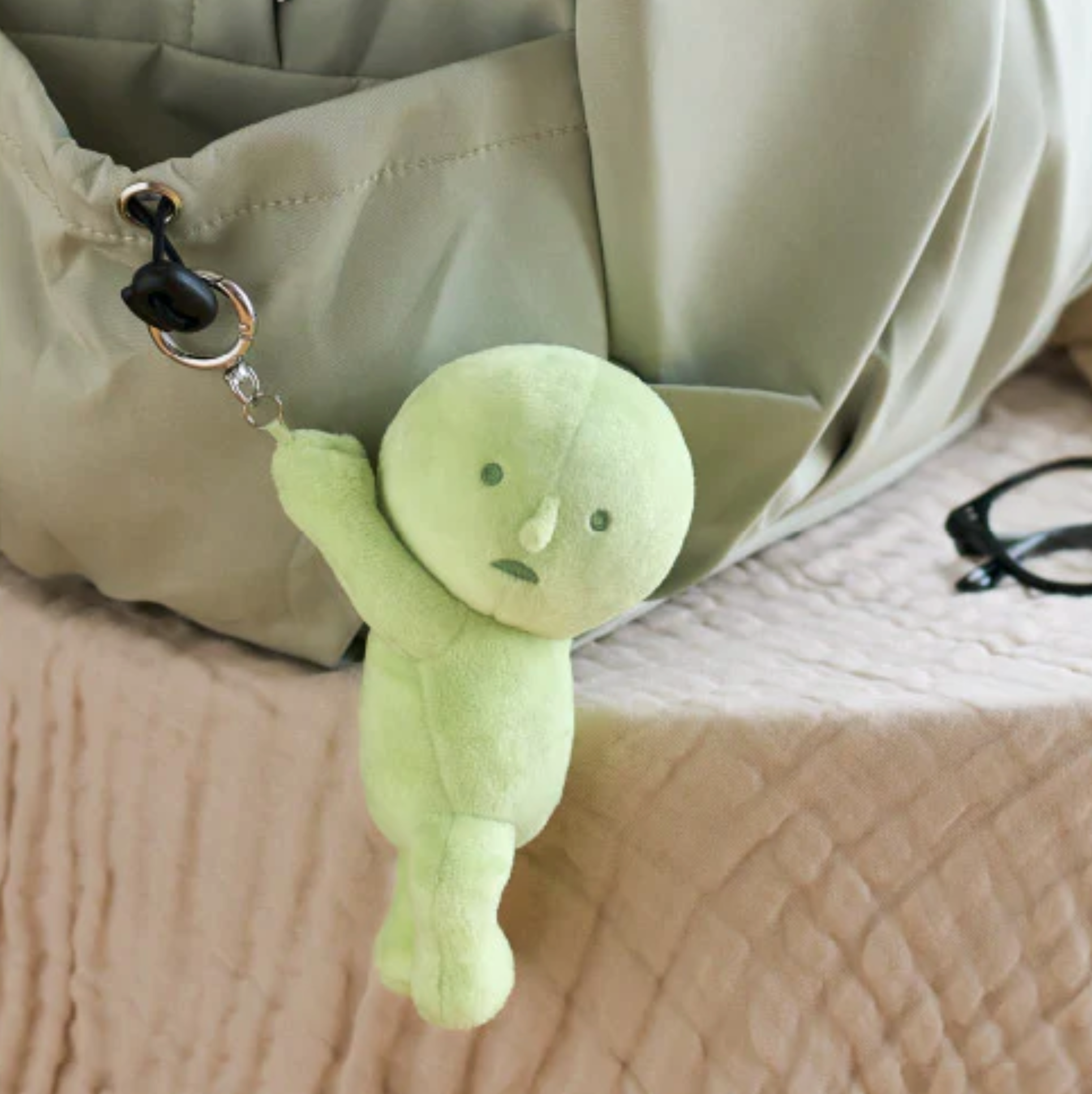 SMISKI Plush Keychain - Hanging On