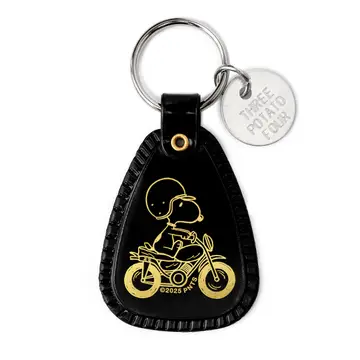 3P4 X Peanuts® - Snoopy Motorcycle Saddle Keychain - Stay Forever