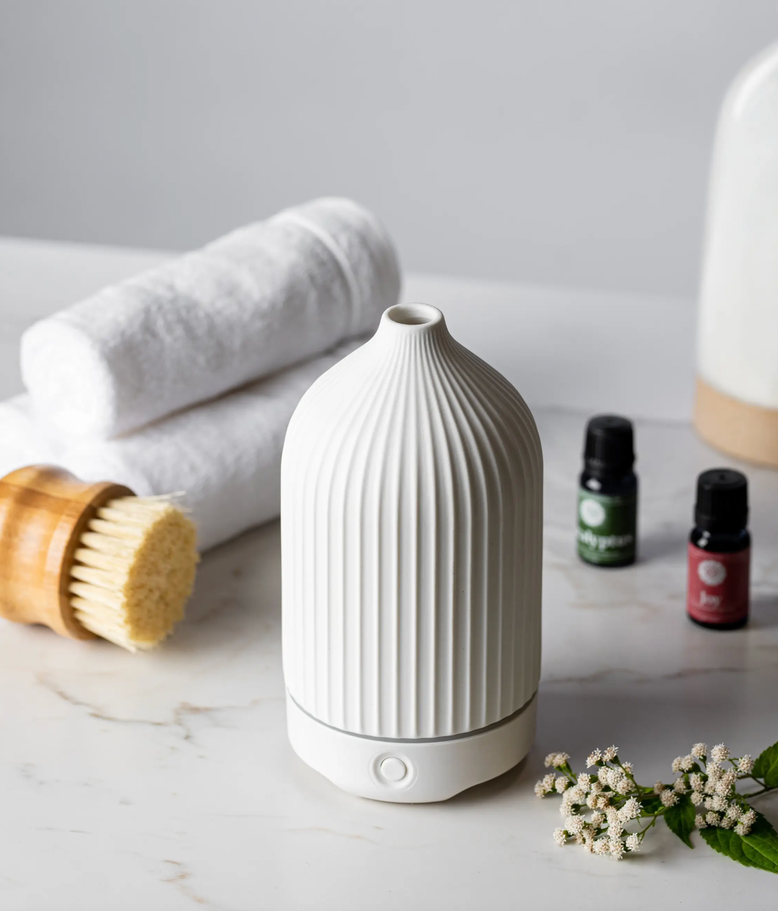 Straight Line White Ceramic Glass Diffuser