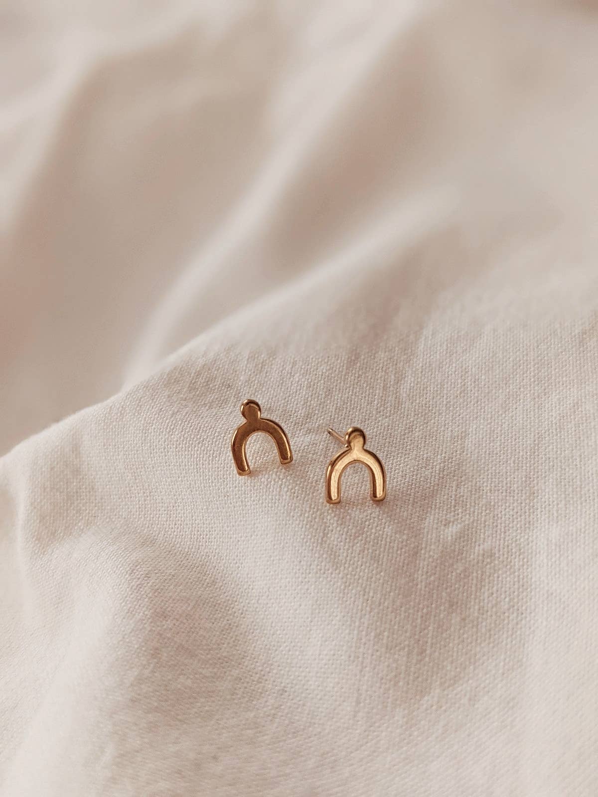 Arche stud earring