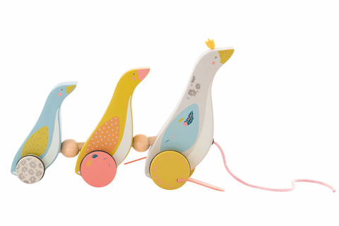 Pull Along Family of Geese