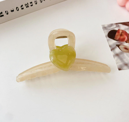 Sweet Heart Hair Claw- pearl/green