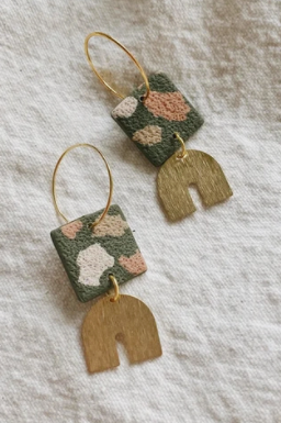 Anne With an "E" Earring