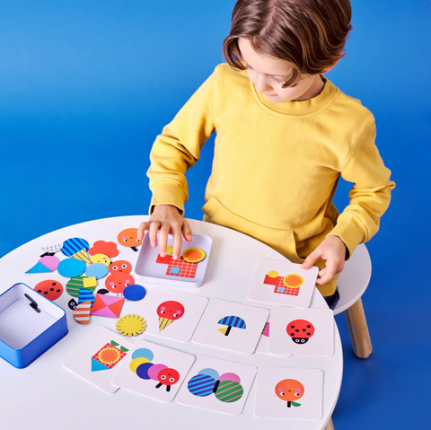 On The Go Magnetic Shapes Play